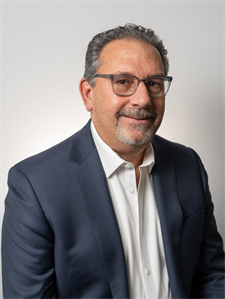 Glenn  Barnett 