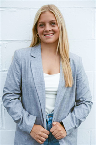 Ali  Gordon 