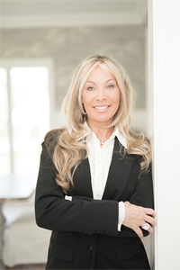 Maureen J Ganiaris 