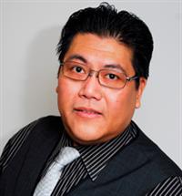 Tooi  Wong 